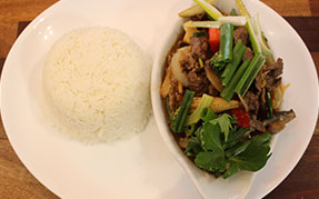 Oksekød i rød karry