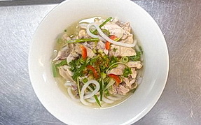 Bánh canh thit Xá xiu